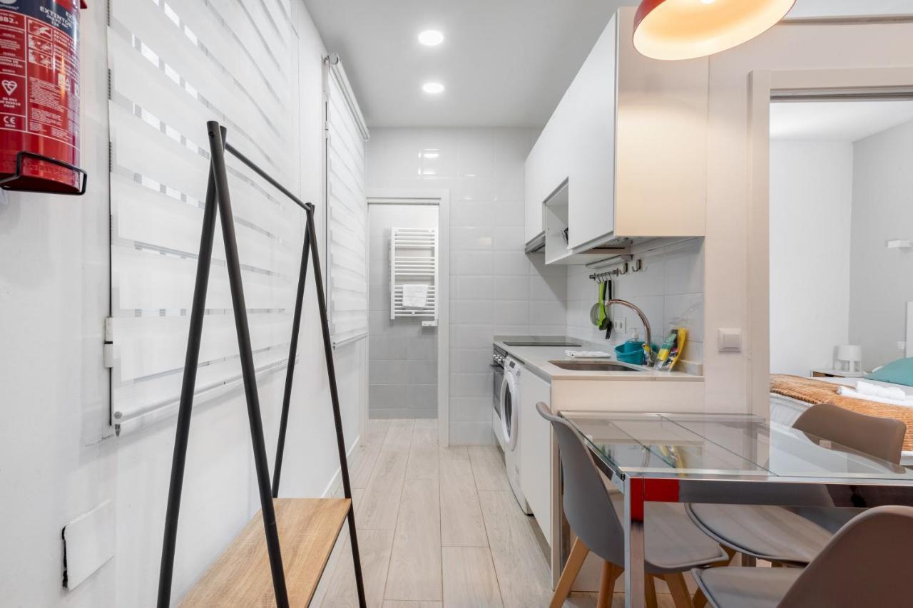 2 Bedrooms 1 Bathroom Furnished - Lavapies - Modern - Mintystay Madrid Buitenkant foto