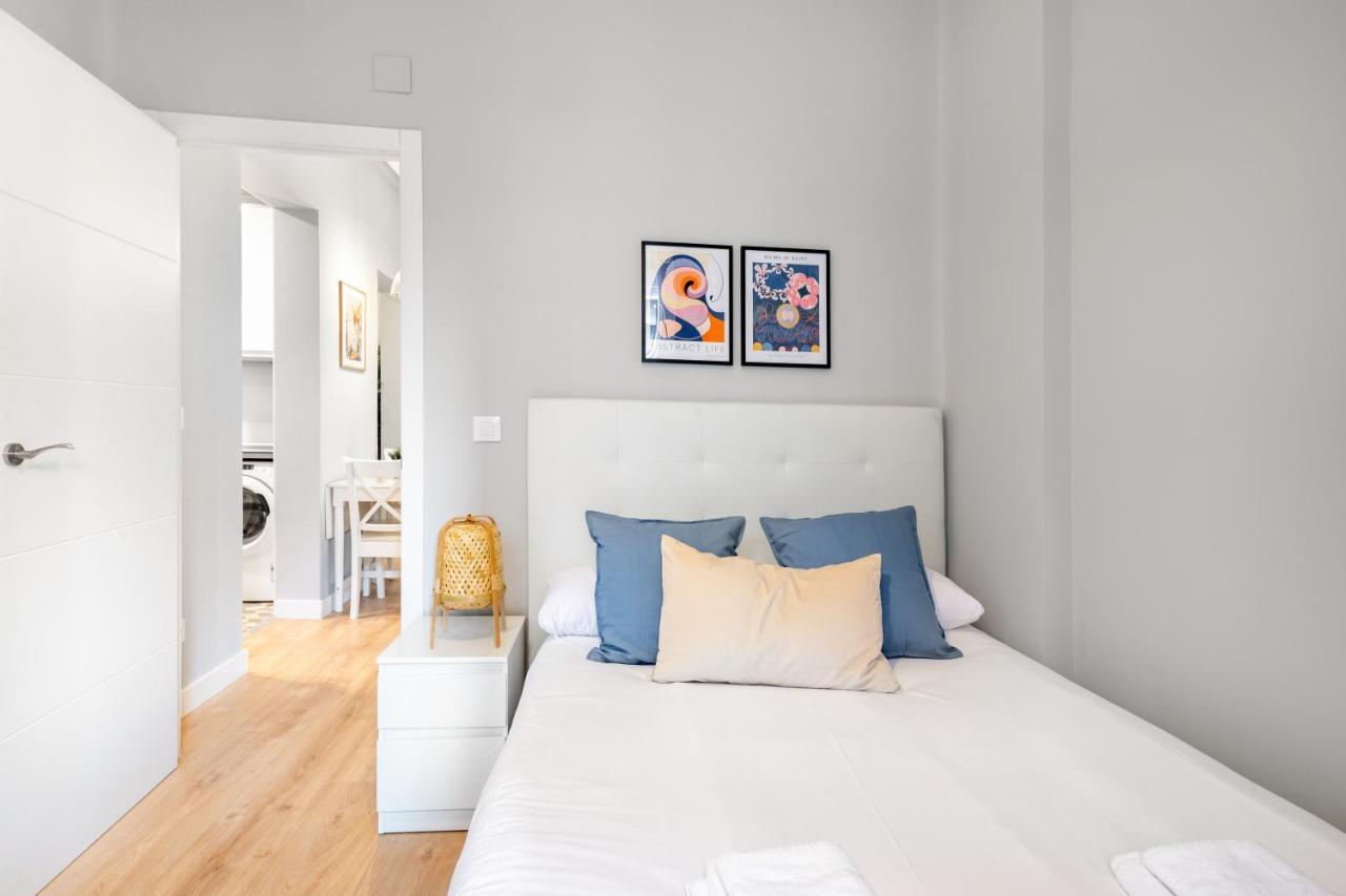 2 Bedrooms 1 Bathroom Furnished - Lavapies - Modern - Mintystay Madrid Buitenkant foto